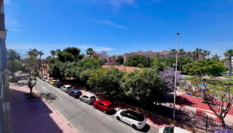 Återförsäljning - Lägenhet - Torrevieja - Acequion