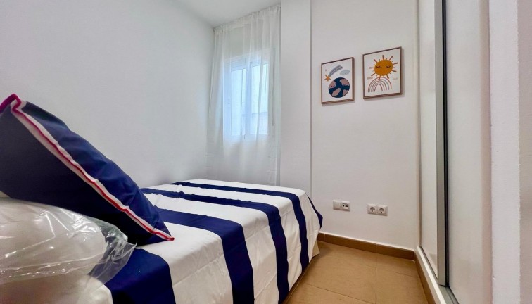 Återförsäljning - Lägenhet - Torrevieja - Acequion