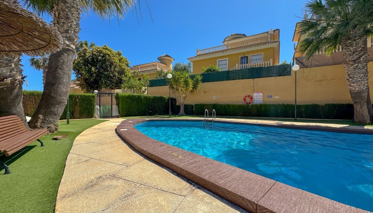 Jälleenmyynti - Bungalow - Orihuela Costa - Villamartín