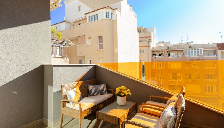 Jälleenmyynti - Asunto - Torrevieja