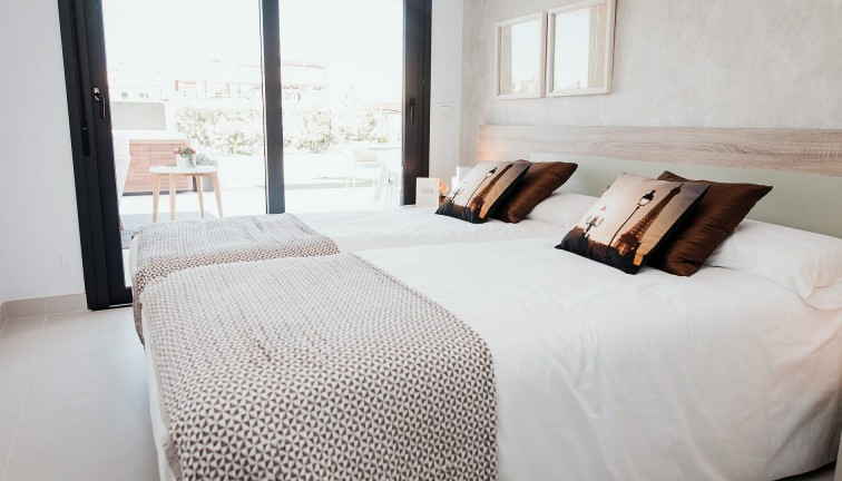 Uudistuotanto - Asunto - Estepona (Málaga) - Spain