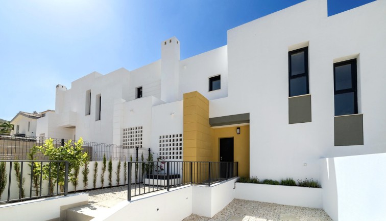 Uudistuotanto - Erillistalo - Busot, zona Bonalba Golf (Alicante) - Spain