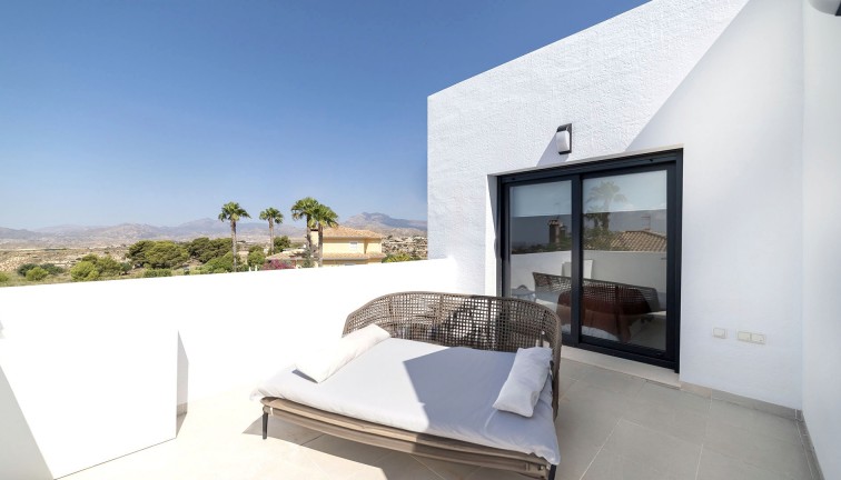 Uudistuotanto - Erillistalo - Busot, zona Bonalba Golf (Alicante) - Spain