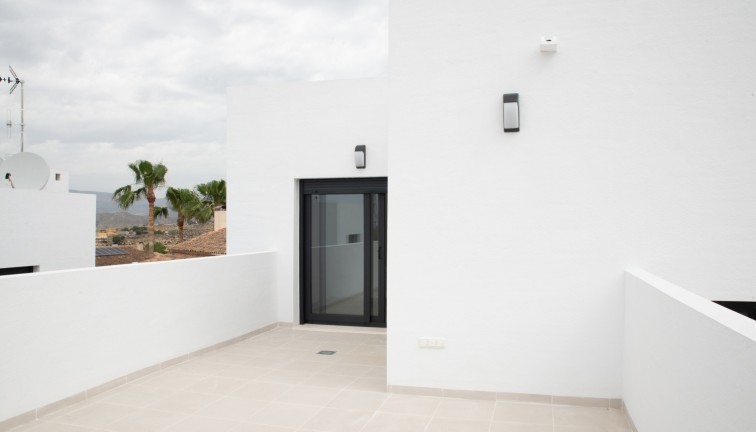 Uudistuotanto - Erillistalo - Busot, zona Bonalba Golf (Alicante) - Spain