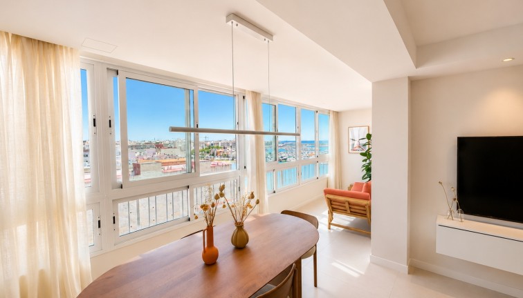 Resale - Apartment - Torrevieja - Acequion