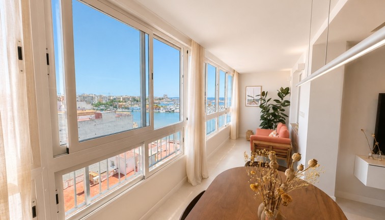 Resale - Apartment - Torrevieja - Acequion