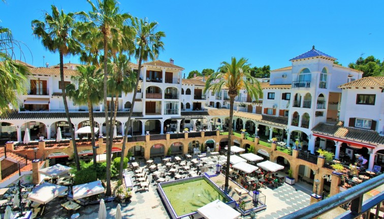 Resale - Apartment - Villamartín