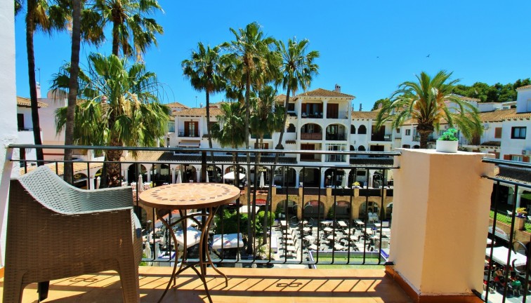 Resale - Apartment - Villamartín