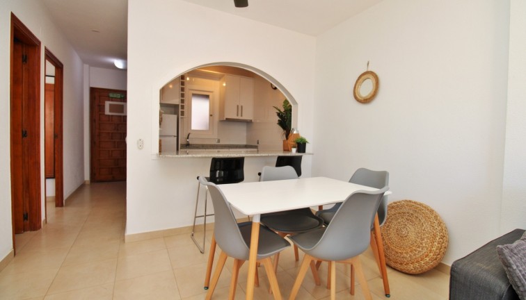 Resale - Apartment - Villamartín