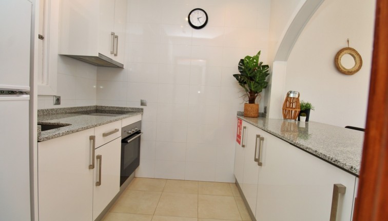 Resale - Apartment - Villamartín