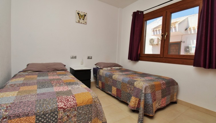 Resale - Apartment - Villamartín