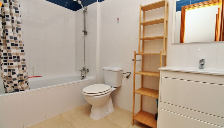 Resale - Apartment - Villamartín