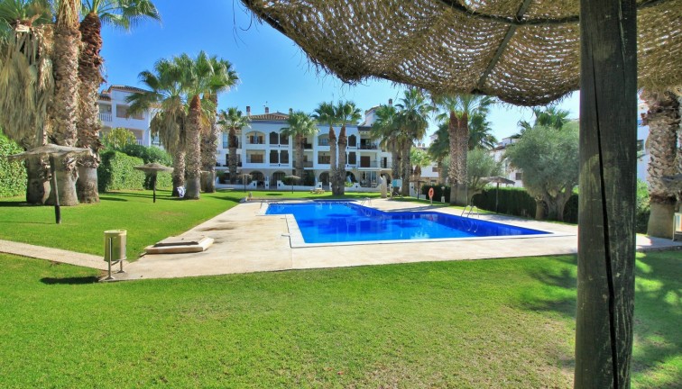 Resale - Apartment - Villamartín