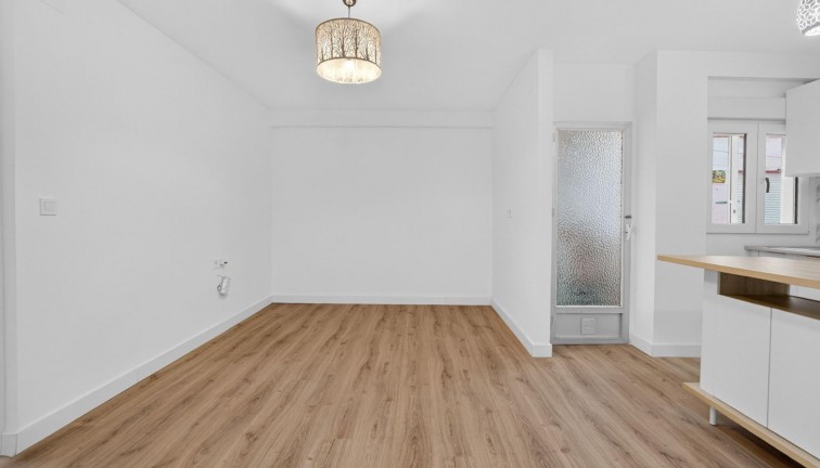 Resale - Apartment - Torrevieja
