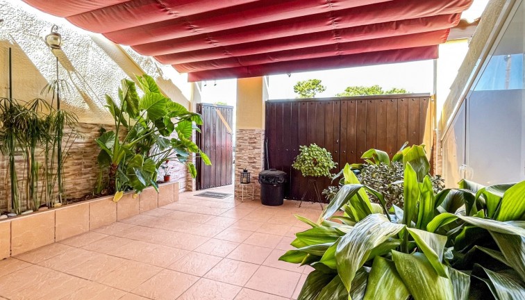 Reventa - Casa adosada - Torrevieja - Los Balcones