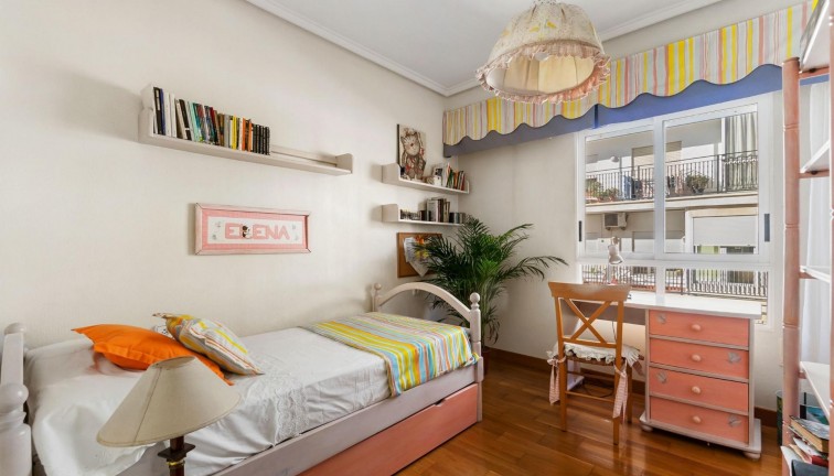 Reventa - Apartamento / piso - Torrevieja - Centro - Muelle Pesquero