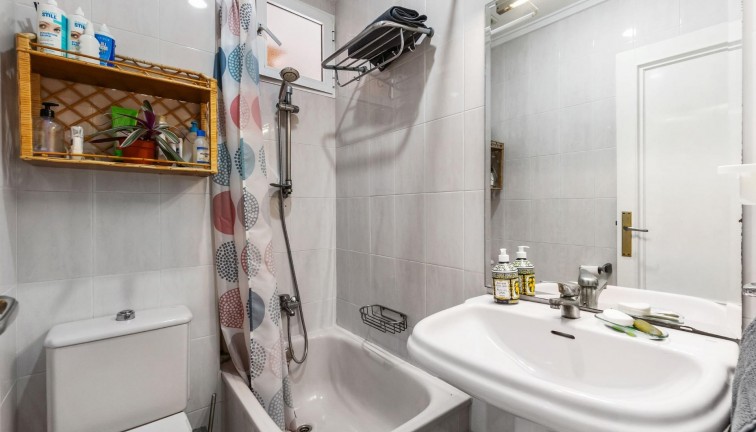 Reventa - Apartamento / piso - Torrevieja - Centro - Muelle Pesquero