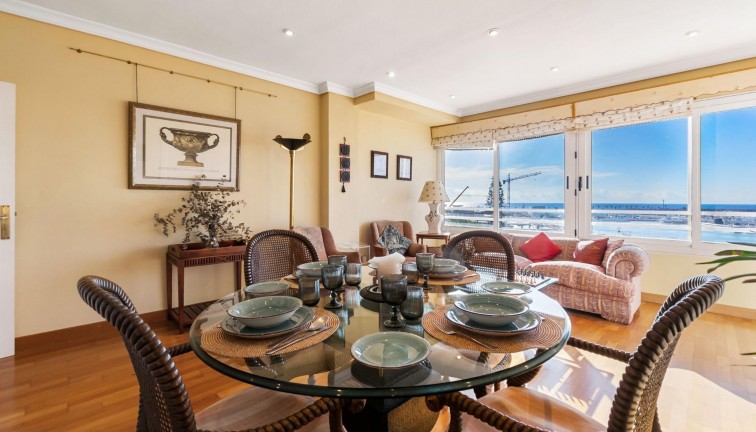 Reventa - Apartamento / piso - Torrevieja - Centro - Muelle Pesquero