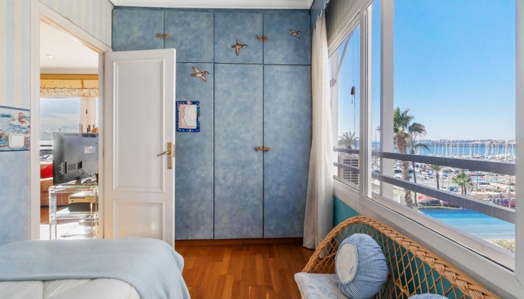Reventa - Apartamento / piso - Torrevieja - Centro - Muelle Pesquero