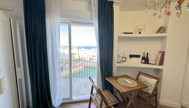 Återförsäljning - Lägenhet - Torrevieja - LA MATA