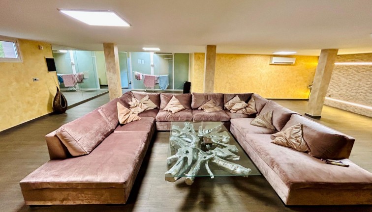 Resale - Chalet - Torrevieja - LA MATA
