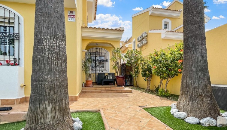 Resale - Chalet - Orihuela Costa - Los Dolses