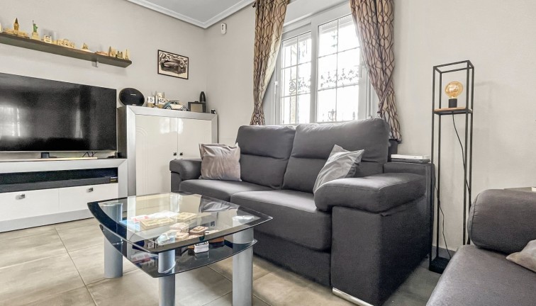 Resale - Chalet - Orihuela Costa - Los Dolses