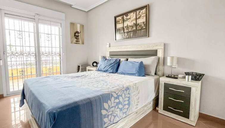 Resale - Chalet - Orihuela Costa - Los Dolses