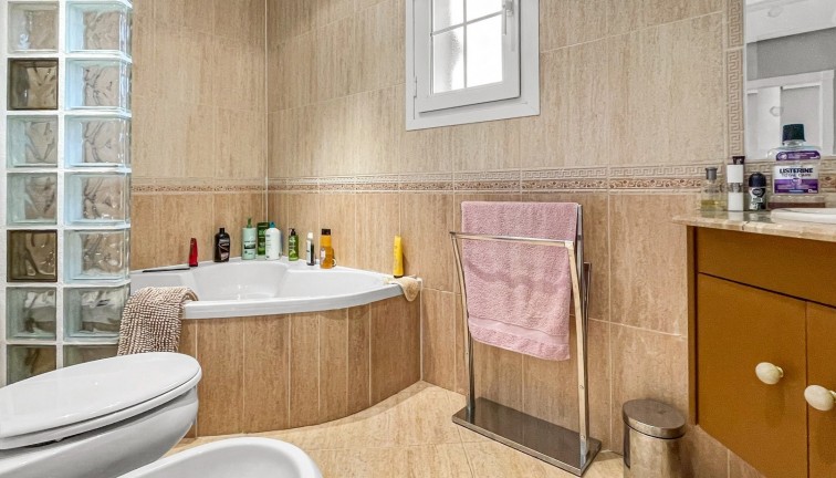 Resale - Chalet - Orihuela Costa - Los Dolses