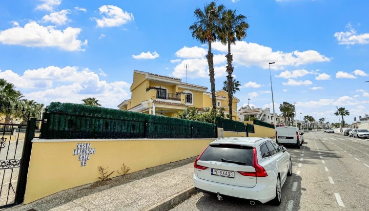 Resale - Chalet - Orihuela Costa - Los Dolses