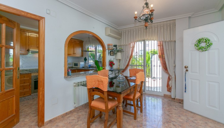 Reventa - Casa adosada - La Zenia