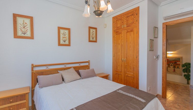 Reventa - Casa adosada - La Zenia