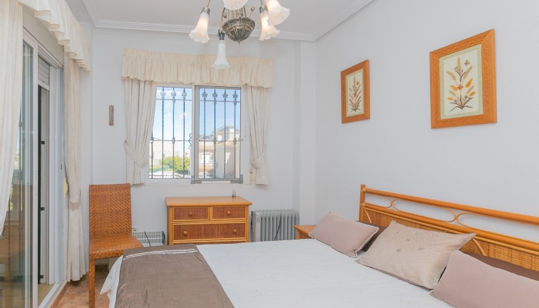 Reventa - Casa adosada - La Zenia