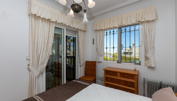 Reventa - Casa adosada - La Zenia