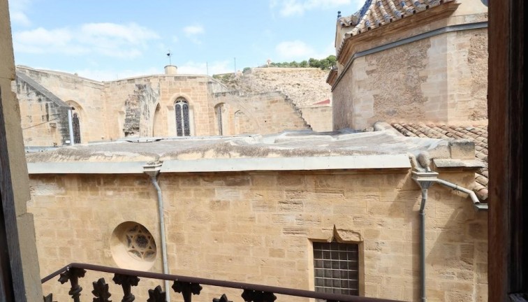 Reventa - Building unique - Orihuela