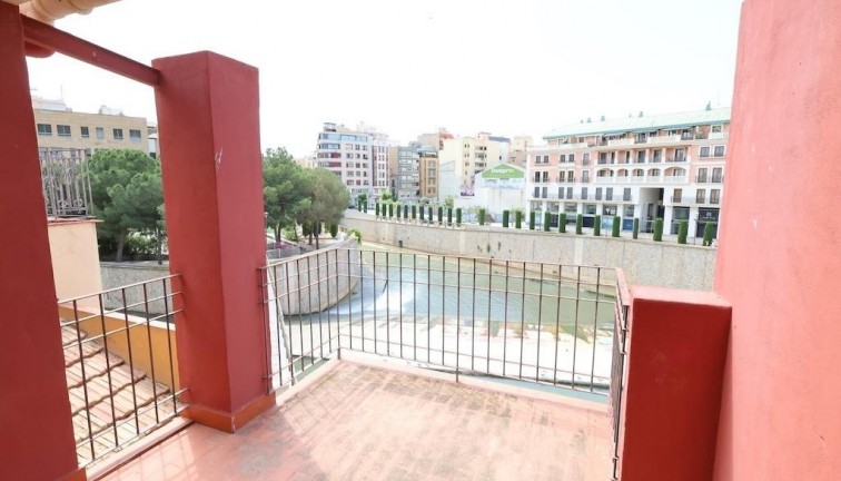 Reventa - Building unique - Orihuela
