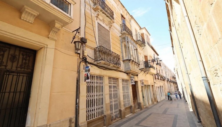 Reventa - Building unique - Orihuela