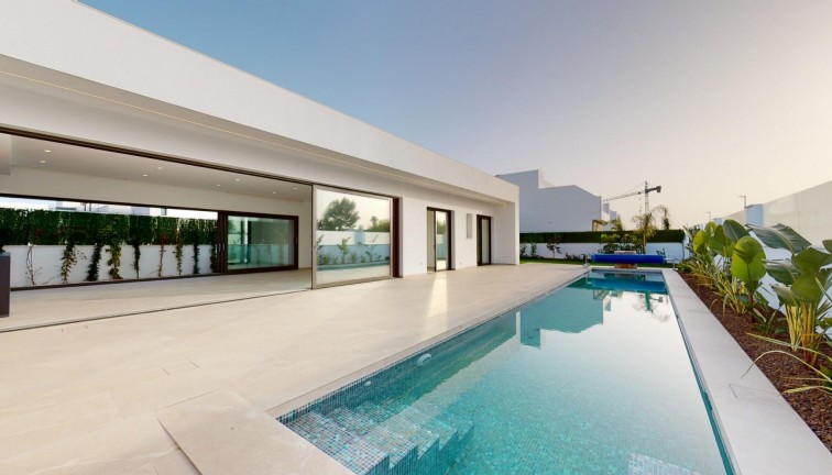 Uudistuotanto - Erillistalo - Los Alcazares - Serena Golf