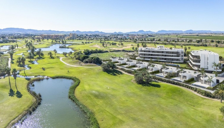 Uudistuotanto - Erillistalo - Los Alcazares - Serena Golf