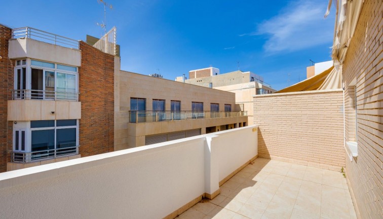 Jälleenmyynti - Asunto - Ylimmän kerroksen asunto - Torrevieja - Acequion