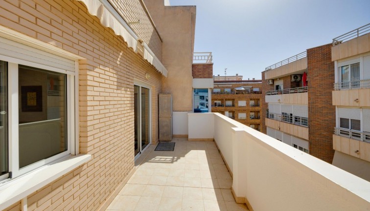 Jälleenmyynti - Asunto - Ylimmän kerroksen asunto - Torrevieja - Acequion