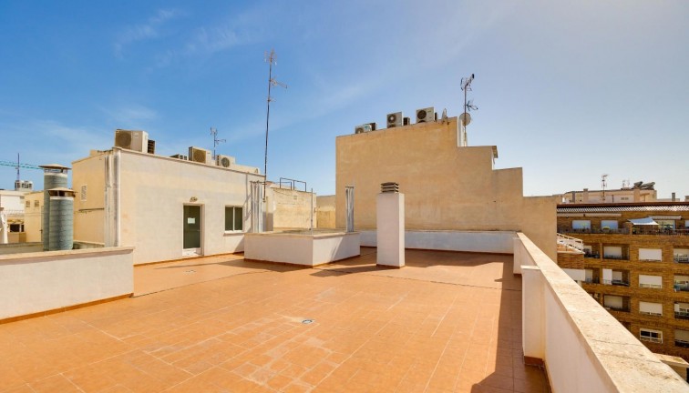 Jälleenmyynti - Asunto - Ylimmän kerroksen asunto - Torrevieja - Acequion