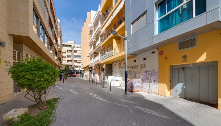 Jälleenmyynti - Asunto - Ylimmän kerroksen asunto - Torrevieja - Acequion