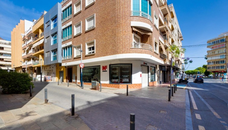 Jälleenmyynti - Asunto - Ylimmän kerroksen asunto - Torrevieja - Acequion