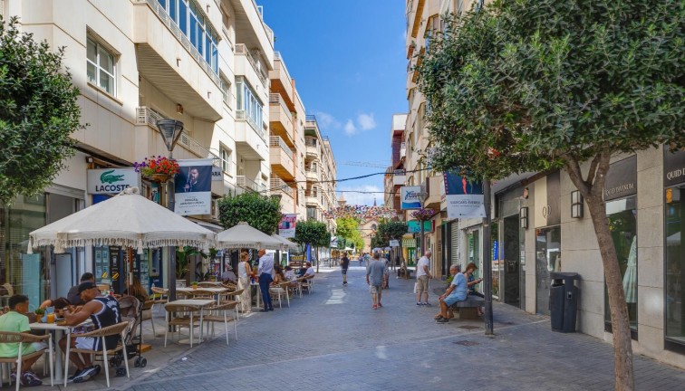 Jälleenmyynti - Asunto - Ylimmän kerroksen asunto - Torrevieja - Acequion