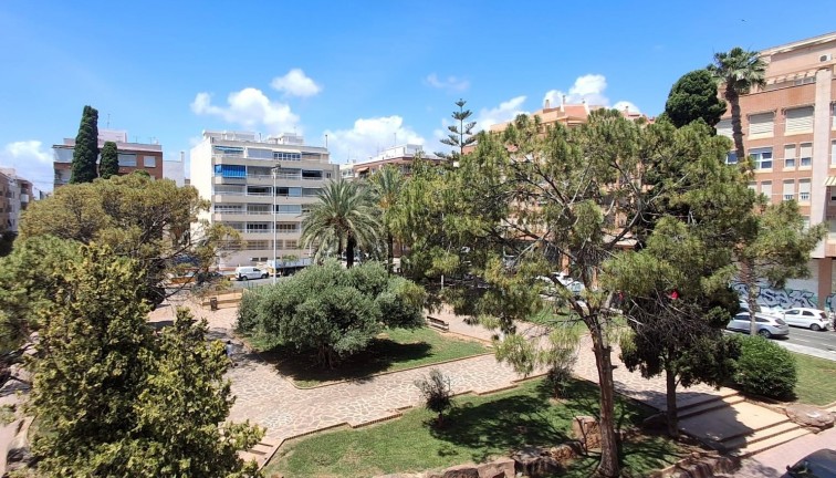 Jälleenmyynti - Asunto - Torrevieja
