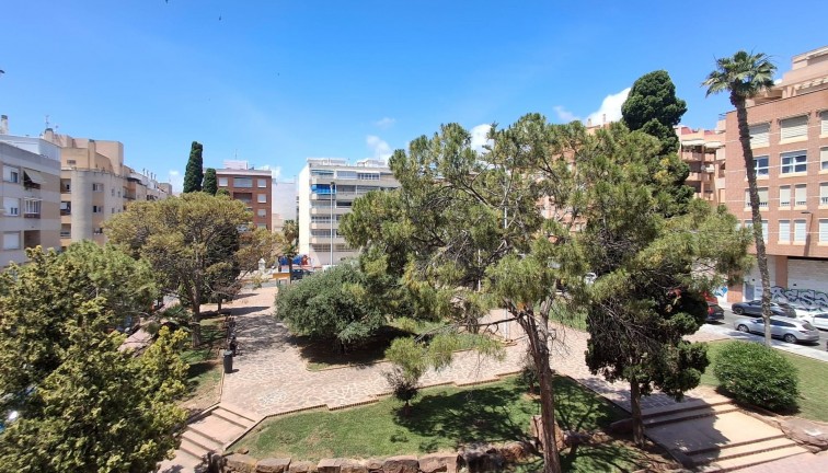 Jälleenmyynti - Asunto - Torrevieja
