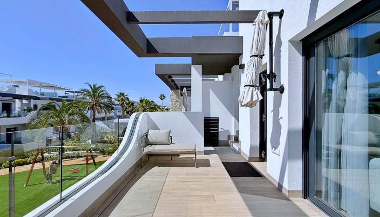 Reventa - Apartamento - Apartamento en el último piso - Orihuela Costa - Punta Prima