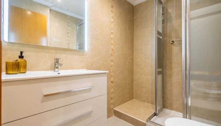 Resale - Apartment - Torrevieja - Playa del Cura