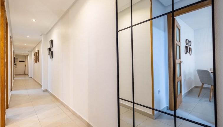 Resale - Apartment - Torrevieja - Playa del Cura